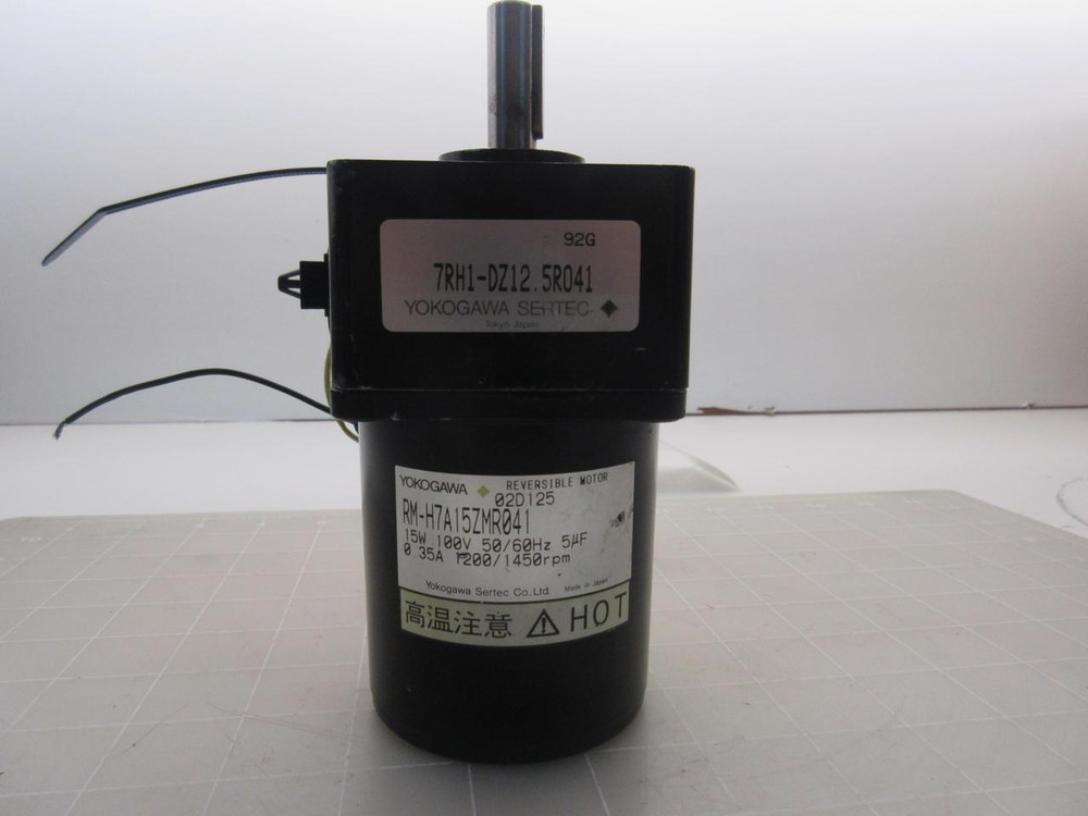 YOKOGAWA SERTEC RM-H7A15ZMR041 7RH1-DZ12.5R041 REVERSIBLE MOTOR W/ GEAR HEAD T53264