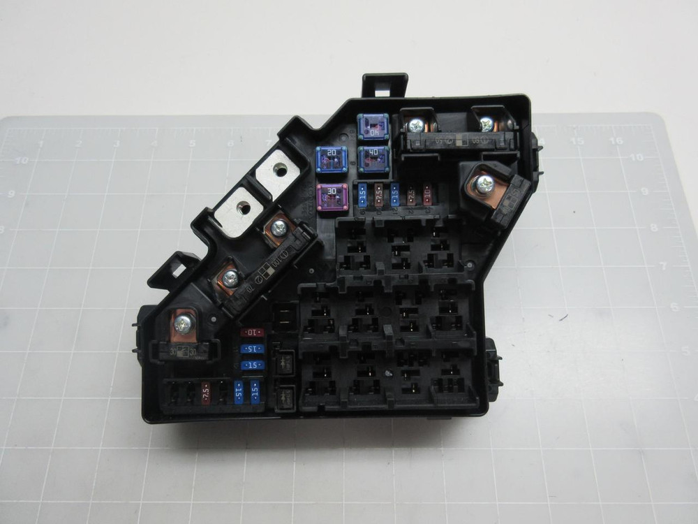 HONDA PA66+PPE VA533SZVN 111113 SVA-A031 63597334 FUSE BOX T56434