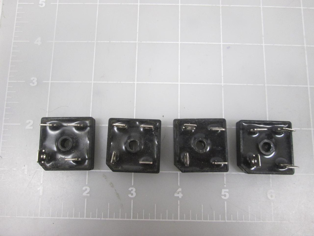 LOT OF 3 MAMAYSIA GBPC3501 FAIRCHILD SEMICONDUCTOR 448M 35A 100V T56676