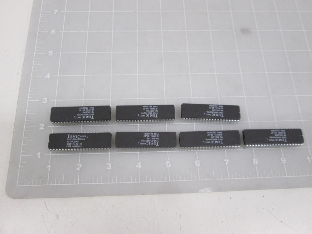 LOT OF 7 TEMIC INTEL 0HGZ7 5962-8506401MQA MD-80C31MB MICRO CIRCUIT MEMORY T59071