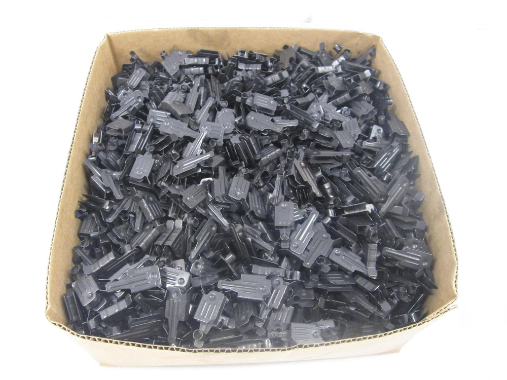 LOT OF 1900 RAYCHEM 90-74-0826-55 LEFT TRAC LATCH T63158