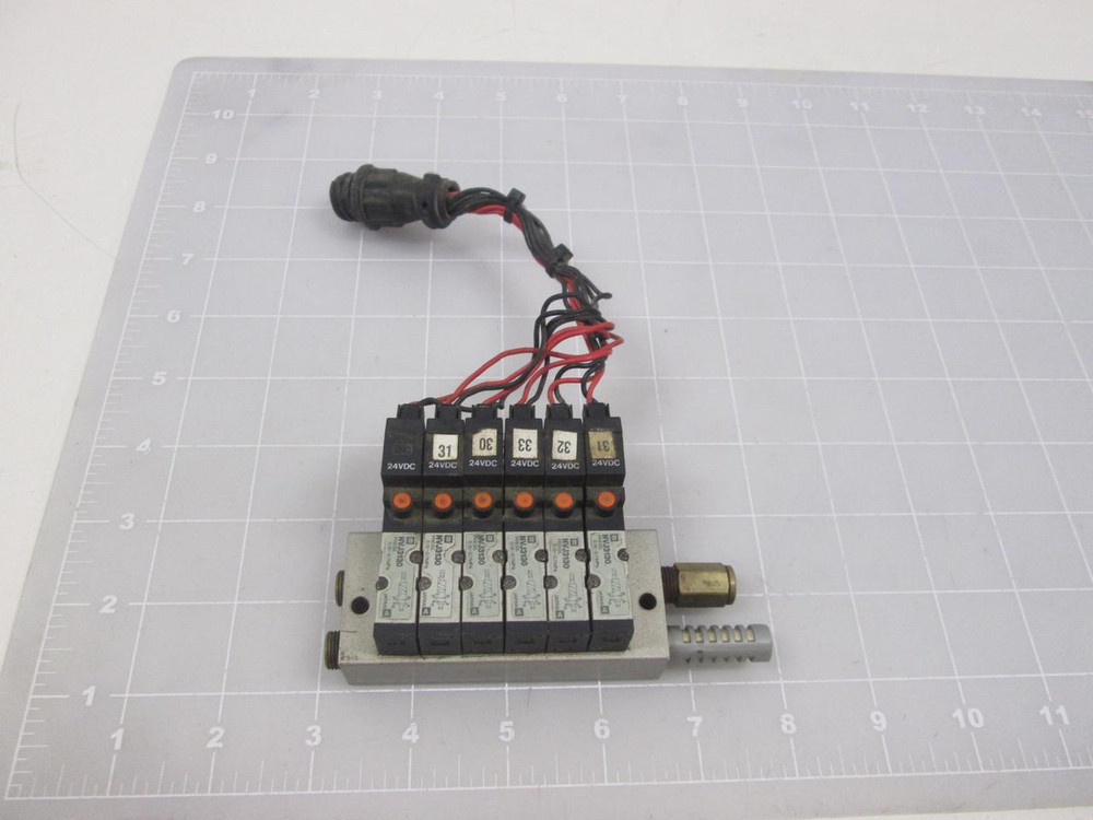 LOT OF 6 NVJ3130 SOLENOID VALVES W/ MANIFOLD T63683