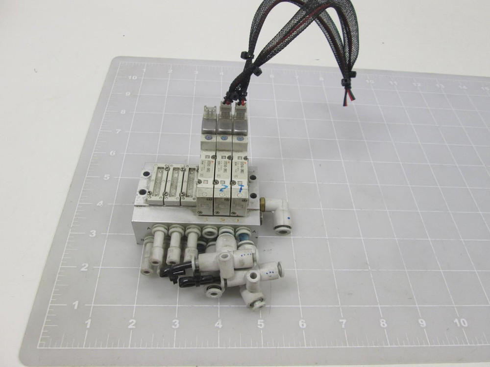 LOT OF 3 SMC SY3140-5M0Z SOLENOID VALVES W/ MANIFOLD T64077