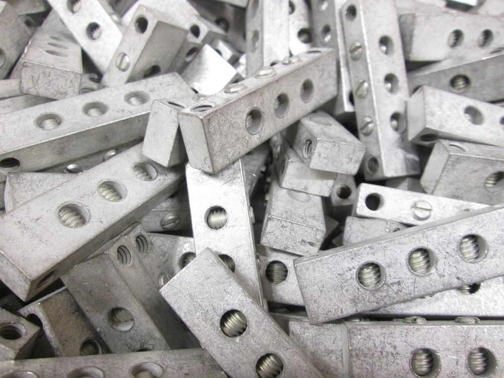 LOT OF 700 P-60024B GROUND BAR ASSEMBLY T68415