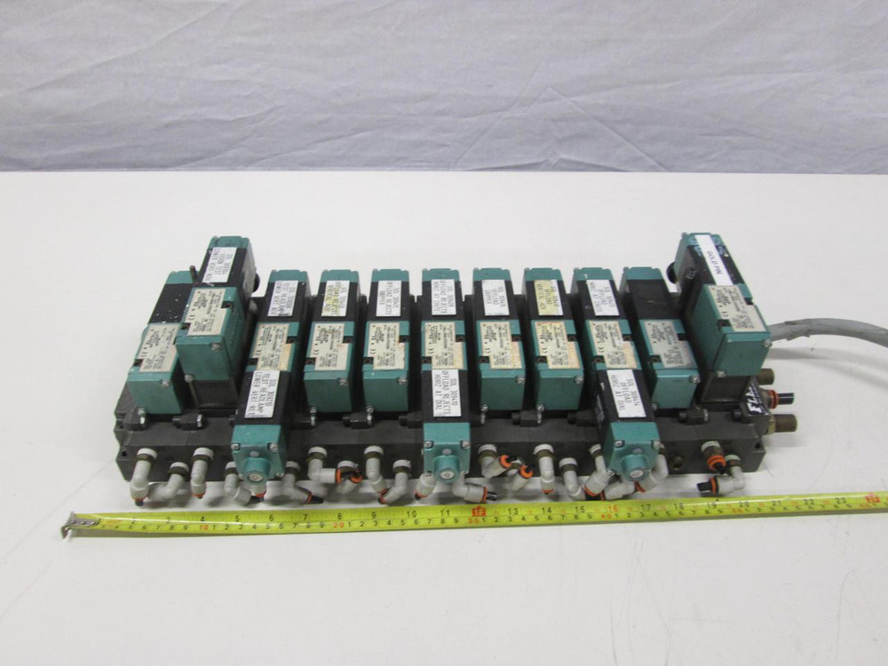 LOT OF 11 NUMATICS 0825A415M017N61 0825A415M017N SOLENOID VALVES W/ MANIFOLD T68184