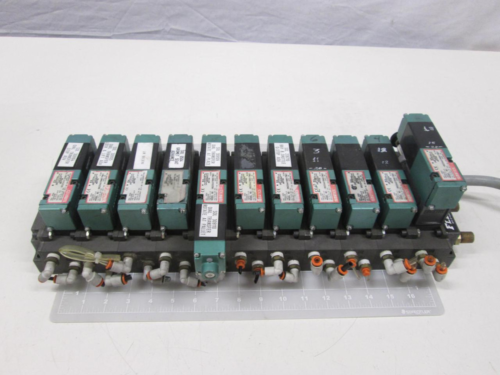LOT OF 11 NUMATICS 0825A415M017N61 082SA415M017N SOLENOID VALVES W/ MANIFOLD T68342
