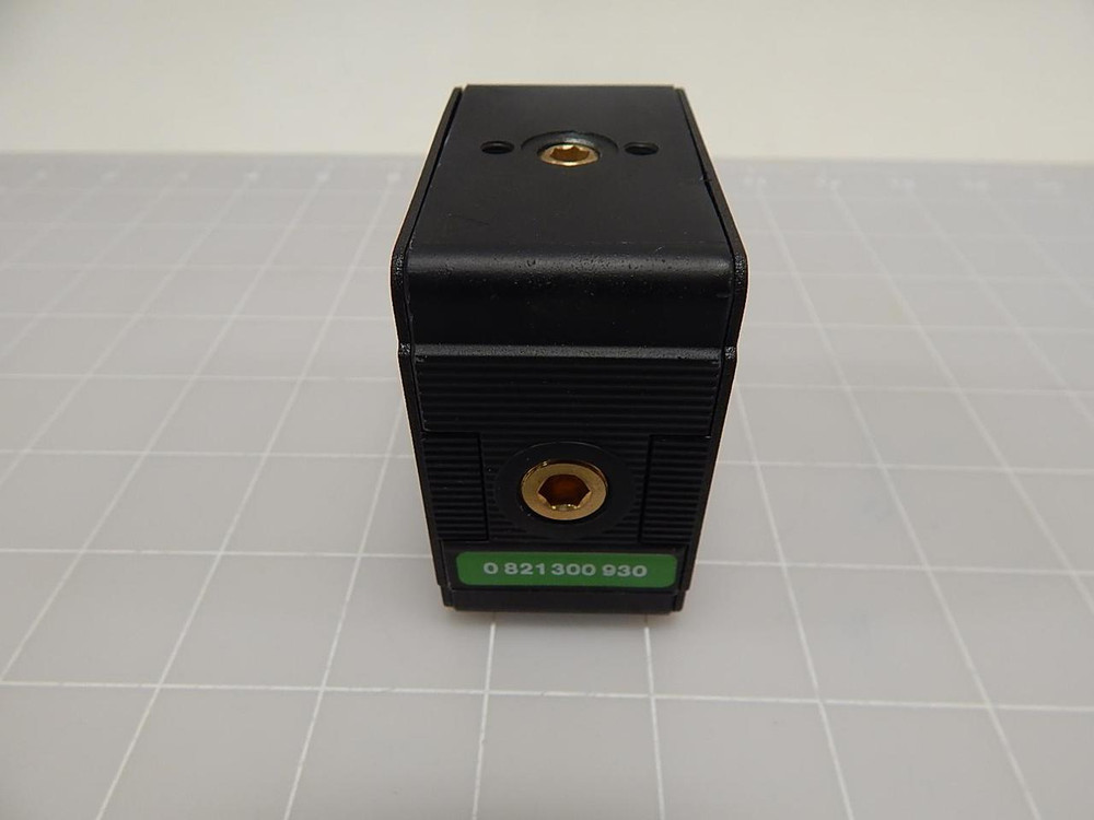 0 821 300 930 DISTRIBUTOR BLOCK T68889