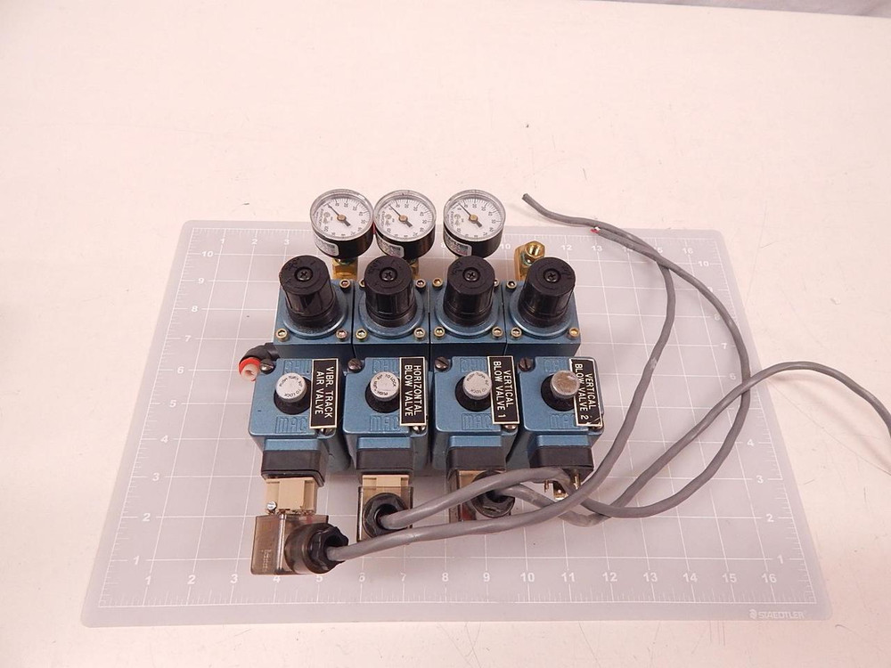 LOT OF 4 MAC 252B-504JC SOLENOID VALVES W/ MANIFOLD AND GAUGES T72846