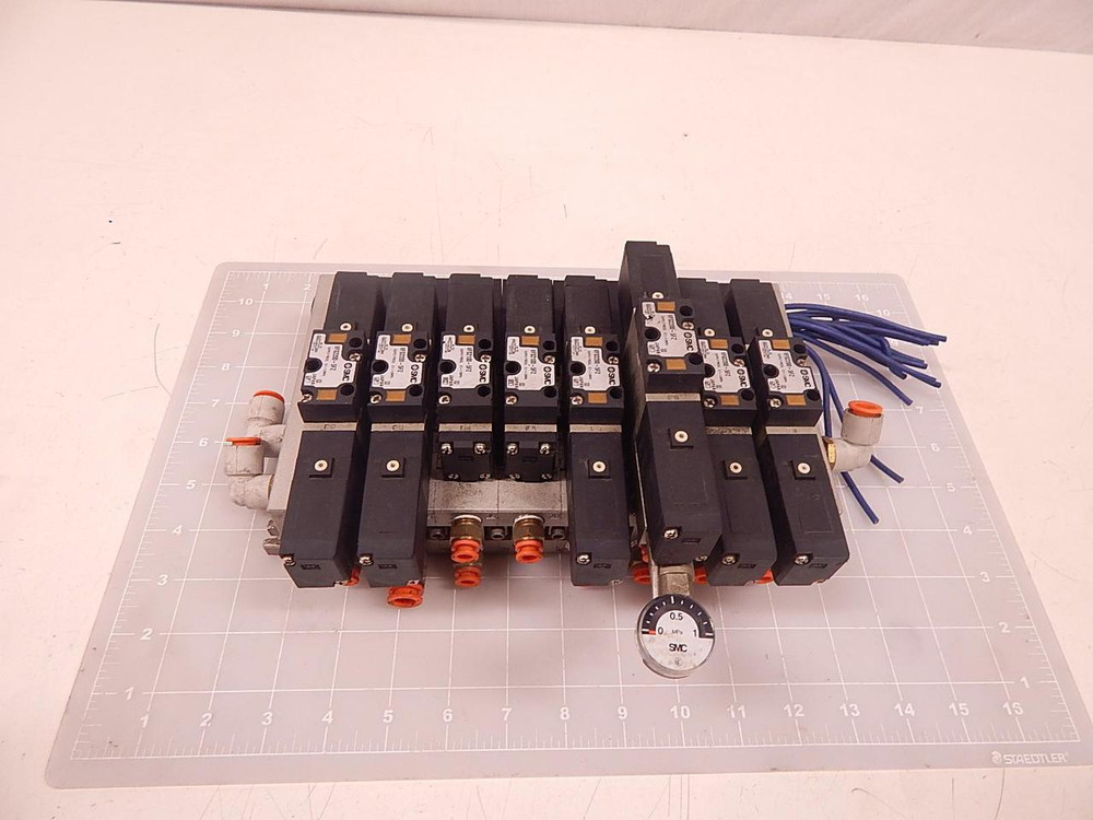 LOT OF 8 SMC VFS2200-5FZ SOLENOID VALVES W/ MANIFOLD ASSEMBLY T73958