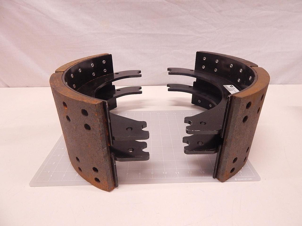 PAIR OF BENDIX K038992 807852 EES 800 GGB4709 D 7354390 BRAKE PAD ASSEMBLY