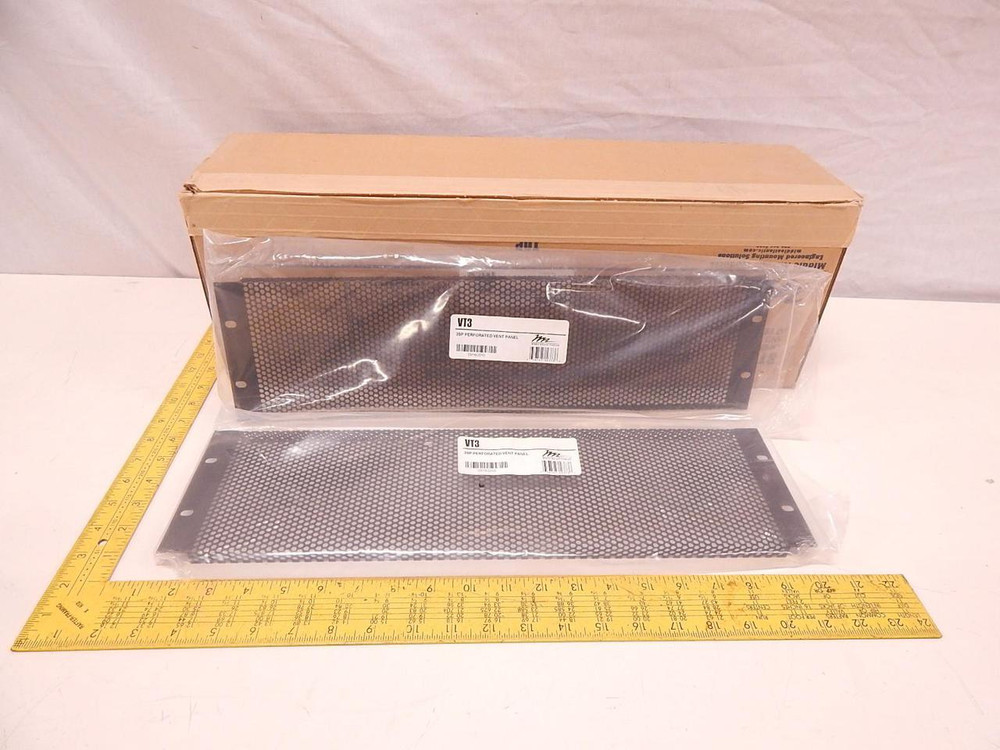 LOT OF 2 MIDDLE ATLANTIC PRODUCTS VT3 3SP PERFORATED VENT PANEL T74121