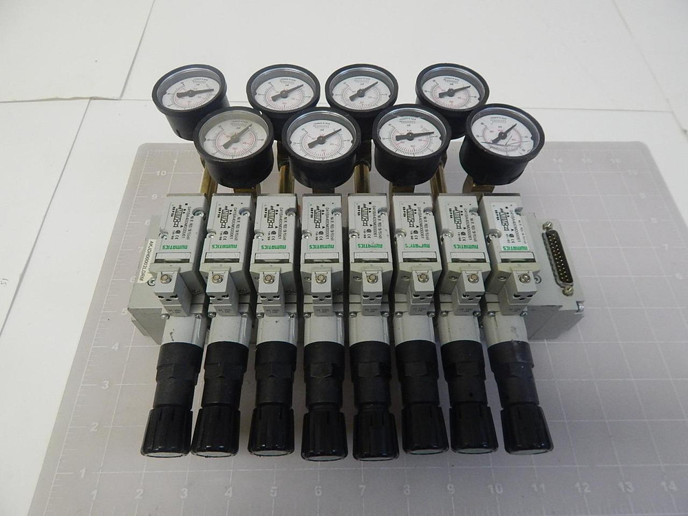 LOT OF 8 NUMATICS 041BA400M000061 PNEUMATIC PRESSURE CONTROLLERS T64859