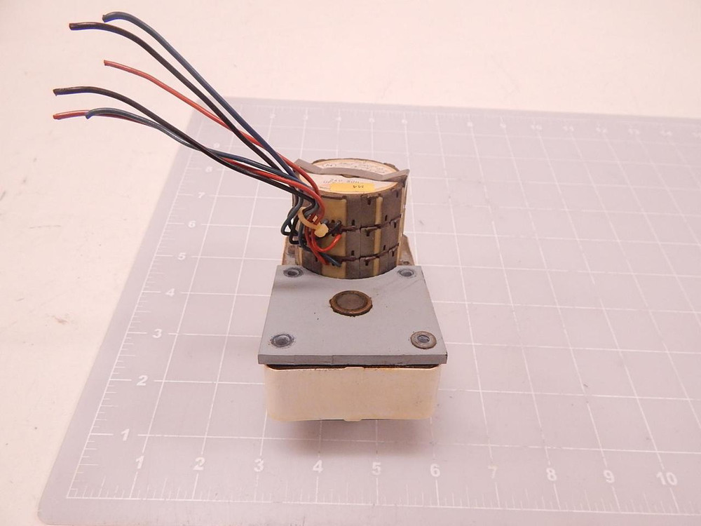 SAIA UFR3NBAJ50CNNN SYNCHRONOUS MOTOR W/ TRANSMISSION T76979