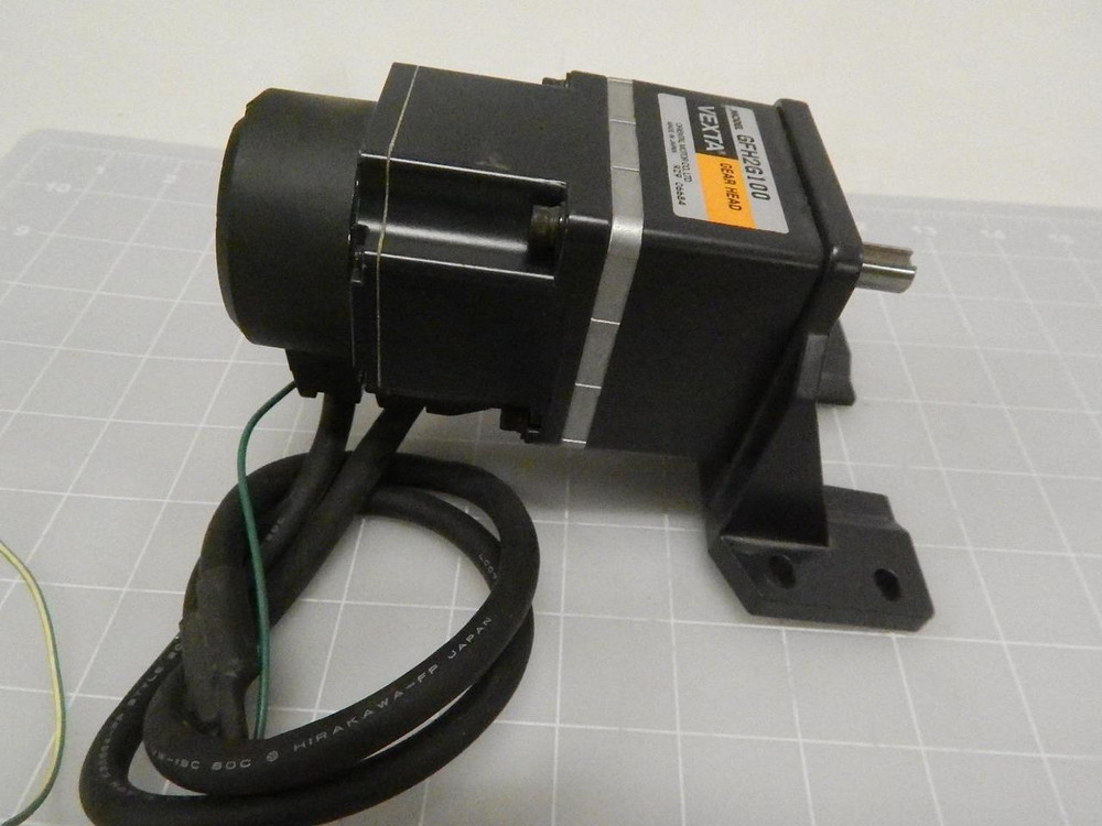 ORIENTAL MOTOR BXM230-GFH2 GFH2G100 VEXTA AC SERVO MOTOR W/ GEAR HEAD T73509