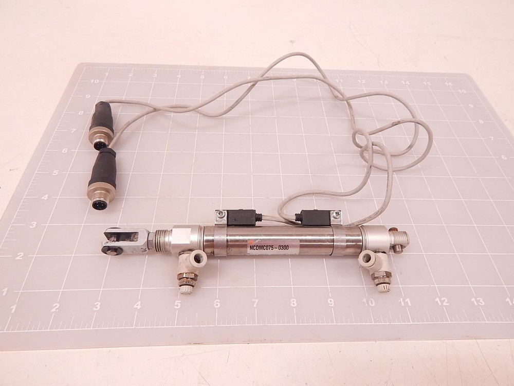 SMC NCDMC075-0300 AUTO SWITCH AIR CILYNDER T73907