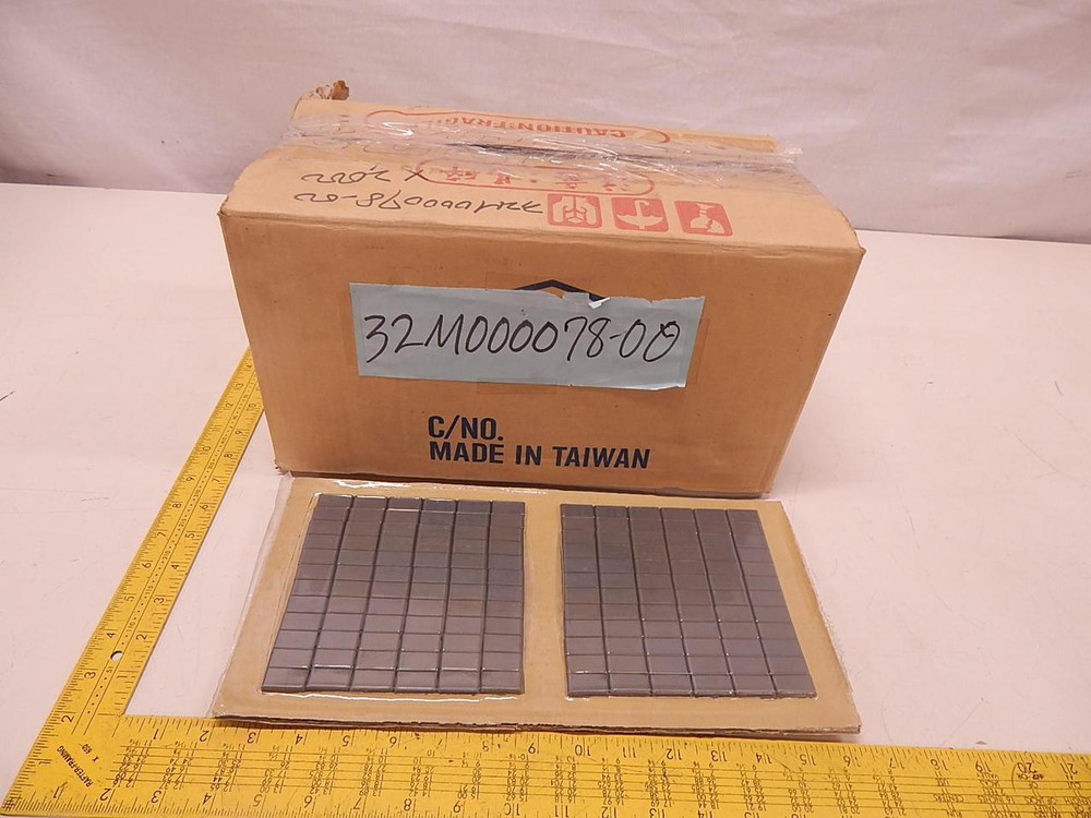 LOT OF 2000 32M000078-00 FERRITES