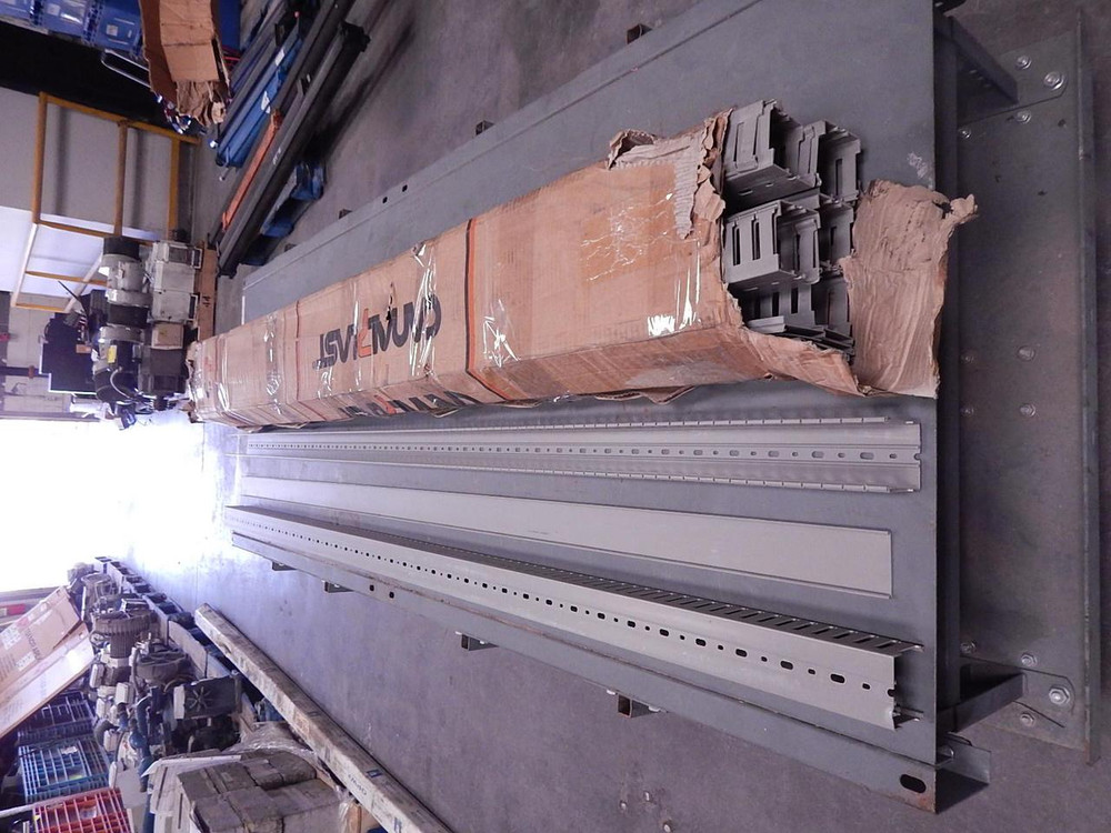 LOT OF 12 CANAL PLAST L22G GREY NARROW OPEN SLOT TRUNKING T81555