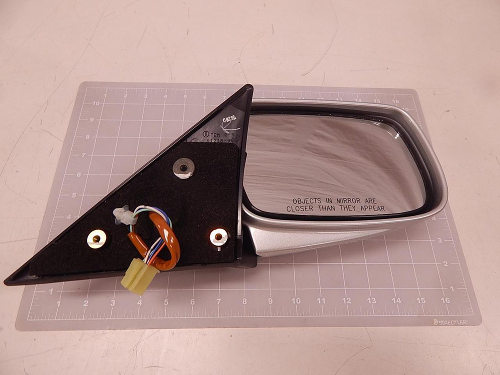 SUBARU TEM 42293 91031AE41BTE SILVER GRAY RH RIGHT SIDE POWER MIRROR T81443