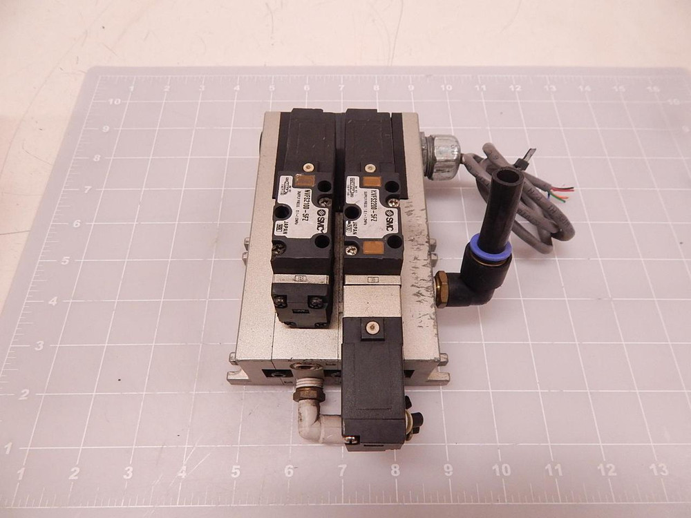 LOT OF 2 SMC NVFS2200-5FZ SOLENOID VALVES W/ MANIFOLD T82203