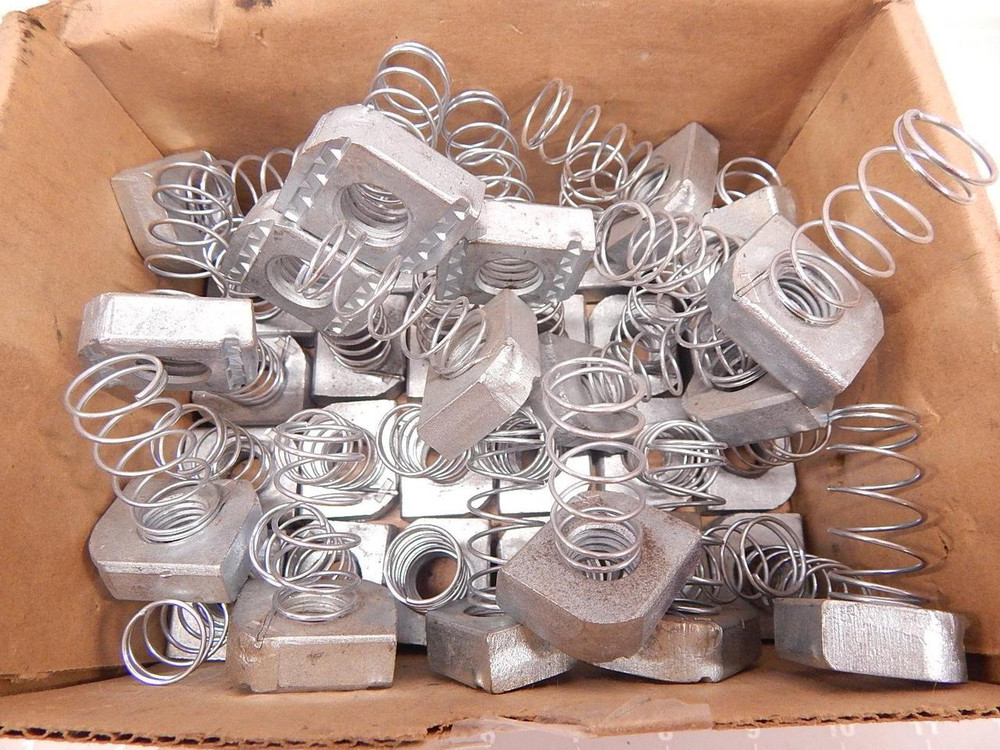 LOT OF 40 3109 5/8 STRUT NUTS W/ SPRINGS T82554
