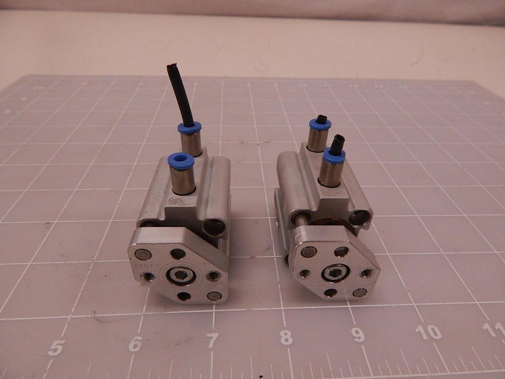 LOT OF 2 REXROTH 0 822 010 821 PNEUMATIC CYLINDER T82639