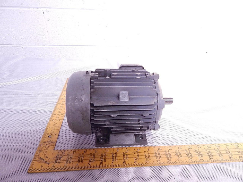HITACHI TFO 71-1326 THREE PHASE INDUCTION MOTOR 0.75 KW 200 200 220 V 1420 1700 1710 RPM 4 POLE 3.9 3.5 3.4 A T82382