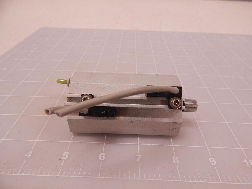 SMC CDQ2B20-50D D-A80 PNEUMATIC CYLINDER ACTUATOR T83251