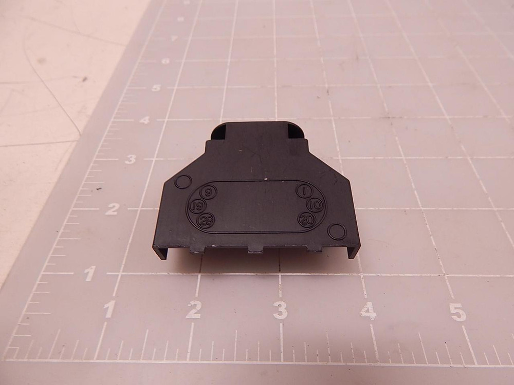 US01P0634361 12103536 AUTOMOTIVE CONNECTORS STR/REL PLUG COVER ECMSC T84209