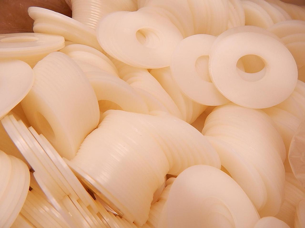 LOT OF 2500 MICRO PLASTICS INC. 17W200602 13/16 NYLON WASHER T83596