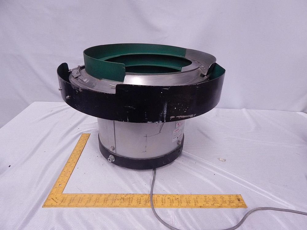 TOKAI SEIKI 18" VIBRATORY BOWL FEEDER T84920