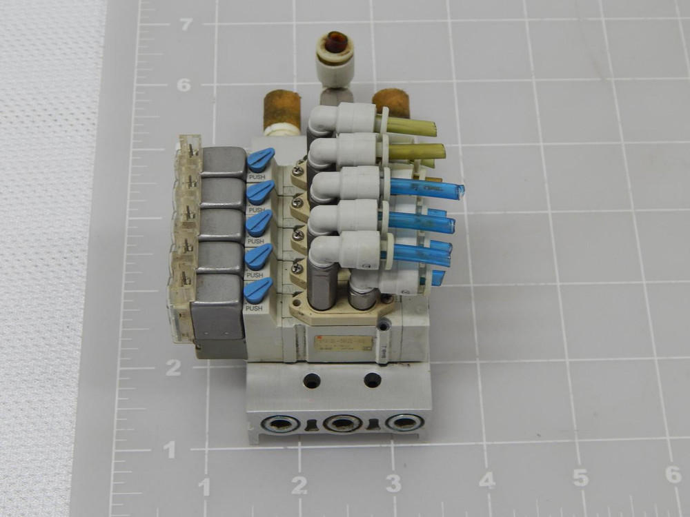 LOT OF 5 SMC SY3120-5MZE-M5 SOLENOID VALVES W/ MANIFOLD T85836