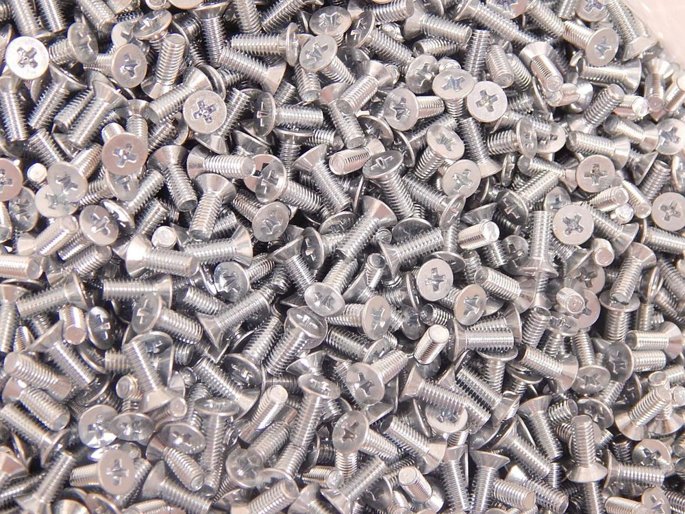 Lot of 10000 Viasystems CSCRM3PH SCR M3 x 0.5 x 8 PH, Ft, Z Screws T84780 For Sale