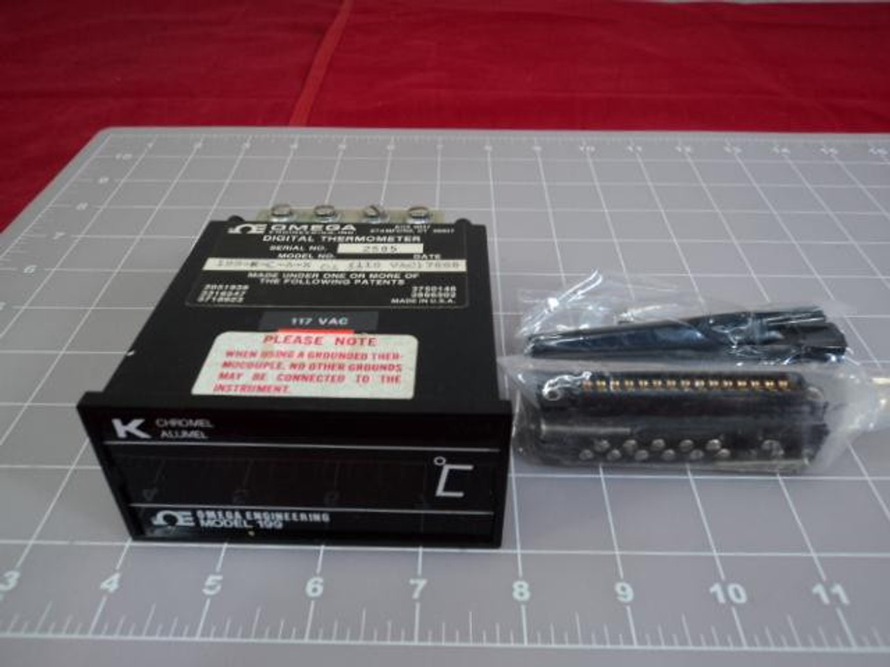 OMEGA 199-K-C-A-X DIGITAL THERMOMETER TEMP METER T10784