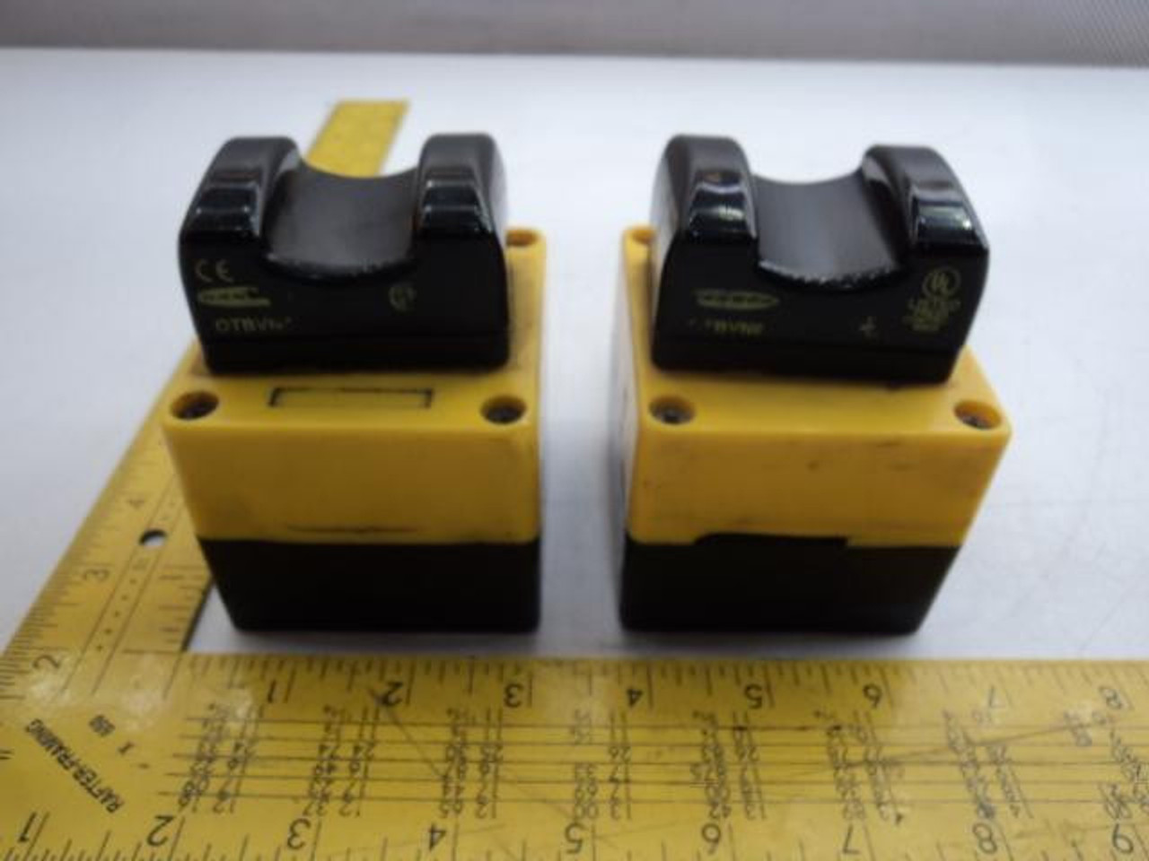 LOT OF 2 SMC CTBVN6 PHOTOELECTRIC SENSOR OUTPUT CURRENT 150 T18564