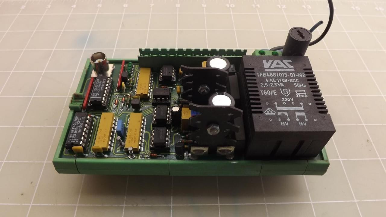 PHOENIX CONTACT HE 54/1 CONTROL BOARD T27733