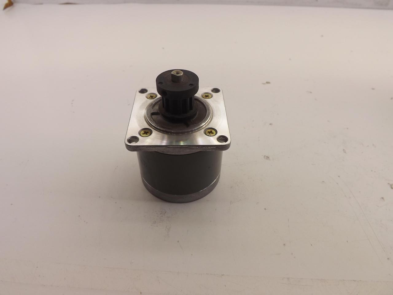 SANYO DENKI STEP-SYN 103-770-0170 STEPPING MOTOR T42105