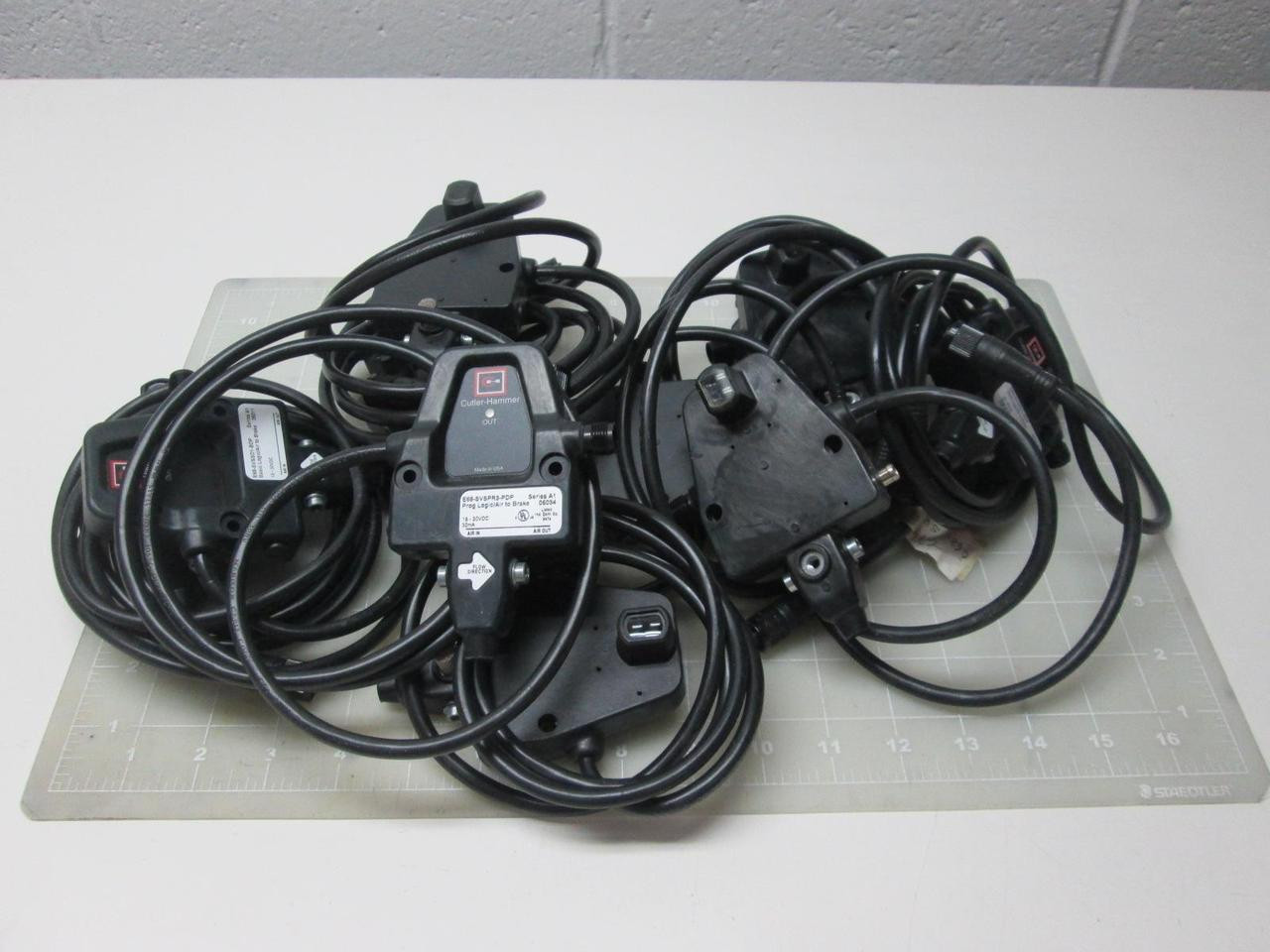 LOT OF 11 CUTLER HAMMER E68-SVSPR3-PDP LIGHT CONNECTOR SENSOR T55575
