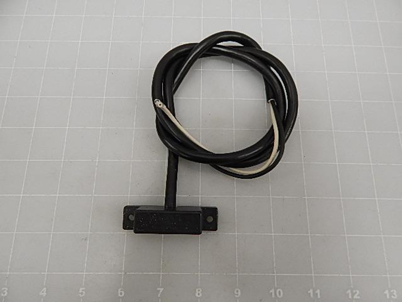 LOT OF 4 SENTROL 1157Y-06K SENSORS T58908