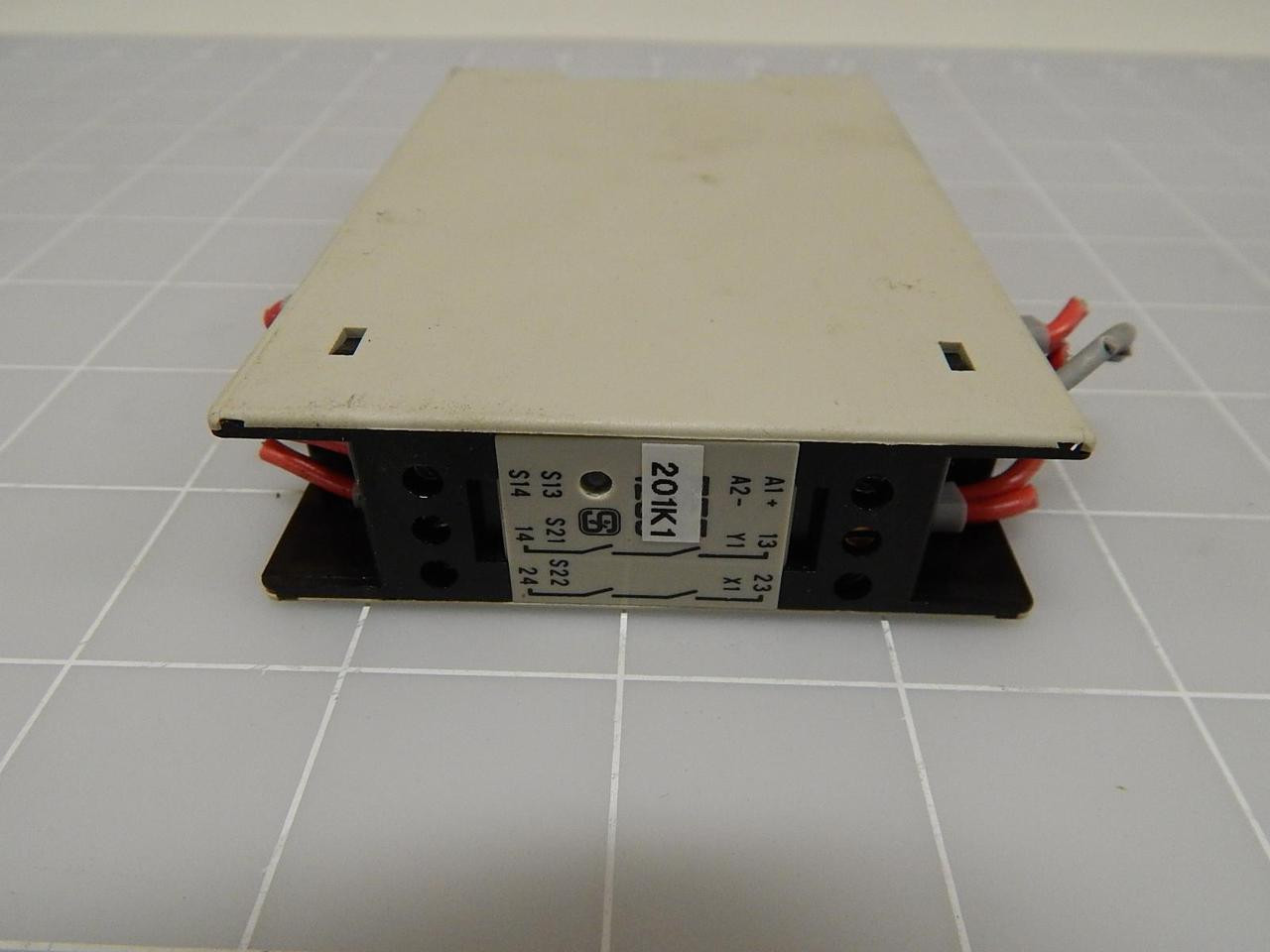 SCHMERSAL AES 1235 SAFETY CONTROLLER T65767