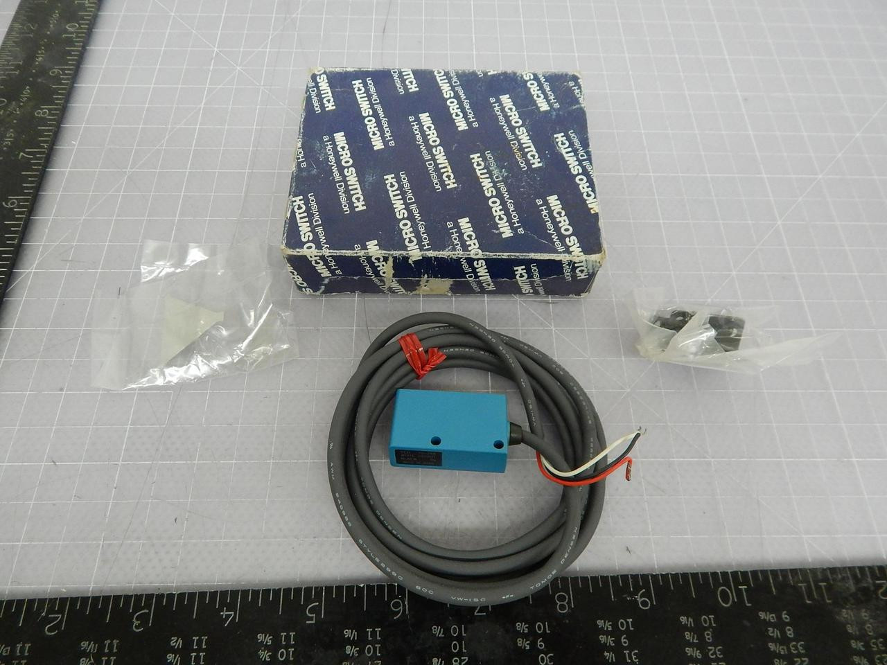 MICRO SWITCH FE7B-RPA6V-M PHOTOELECTRIC SENSOR T102928