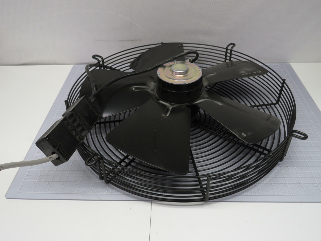 XF4001.12 Cat: A Static 13428 Axial Fan  For Sale