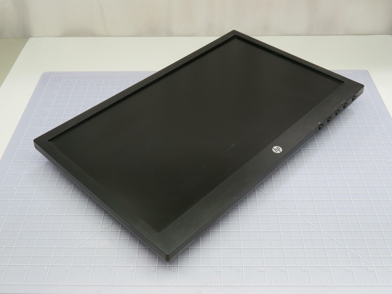 HP L4S23A  V193b LCD Color Monitor 18.5 in  For Sale