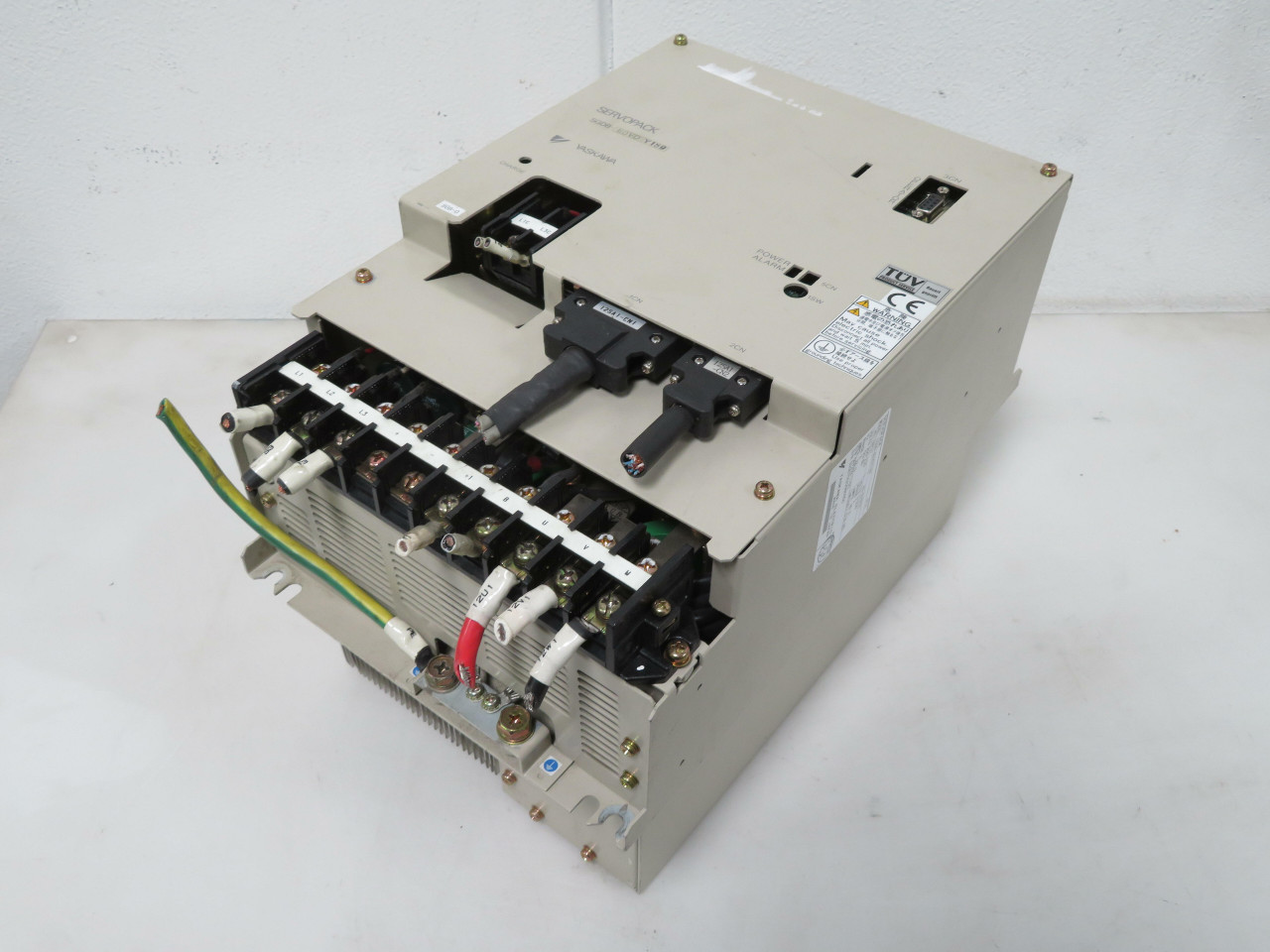Yaskawa SGDB-60VDY189  Servopack 230 Volts 50/60Hz 3 Phase  For Sale
