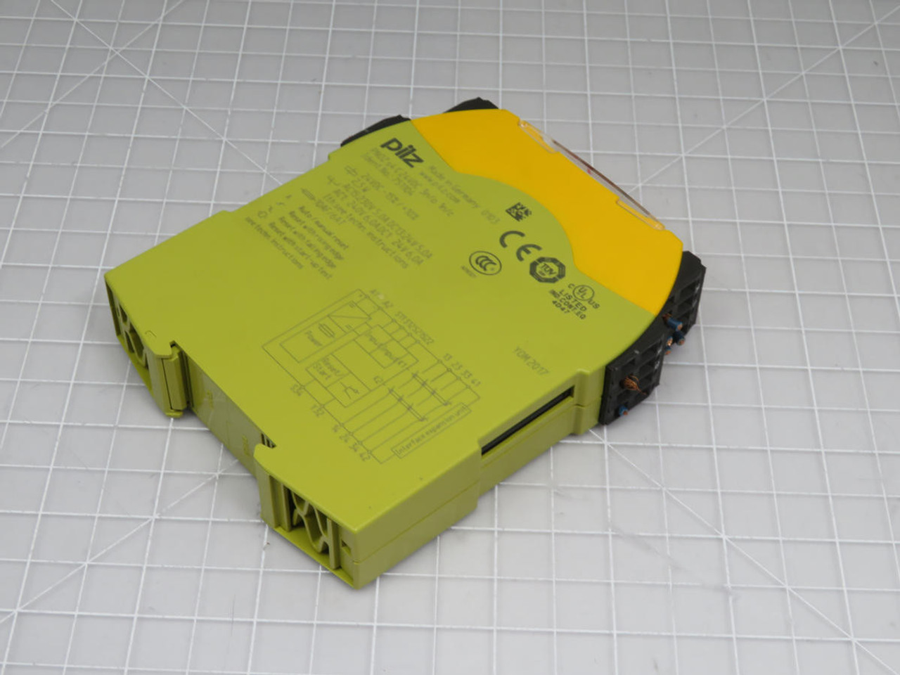 Pilz  PNOZ S4C  Safety Relay  For Sale