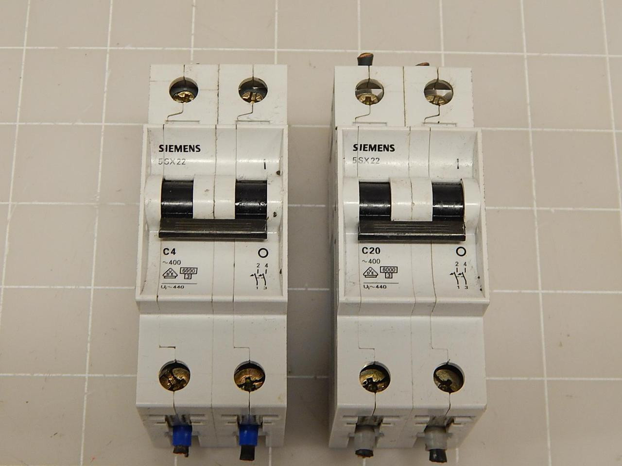 LOT OF 2 SIEMENS 5 SX22 CIRCUIT BREAKERS T72160