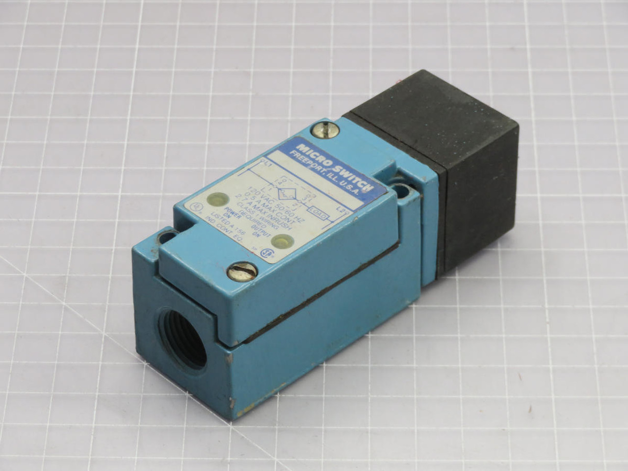 Microswitch  LYS02C-2S  Proximity Switch  For Sale