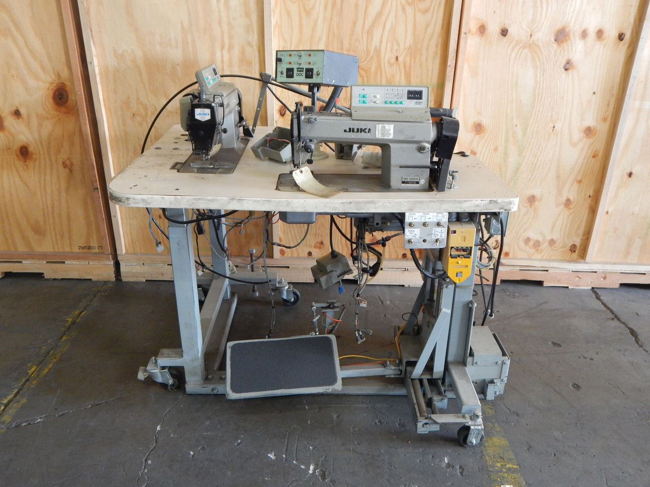 Juki DDL-5550N Industrial Single Needle Sewing Machine with Servo Motor