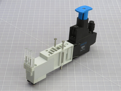 FESTO  VMPA2-B8-R2C2-C-06  PNEUMATIC MANIFOLD REGULATOR PLATE  For Sale
