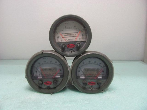 DWYER CAPSUHELIC GAGE T8281