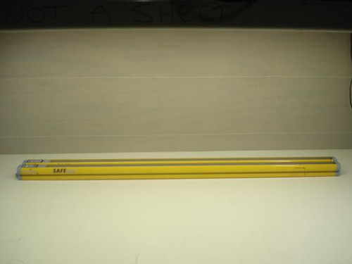 2 DATASENSOR SE4-30-150-PP-B 30 MM DATALOGIC BLANKING LIGHT CURTAIN LOT T13734